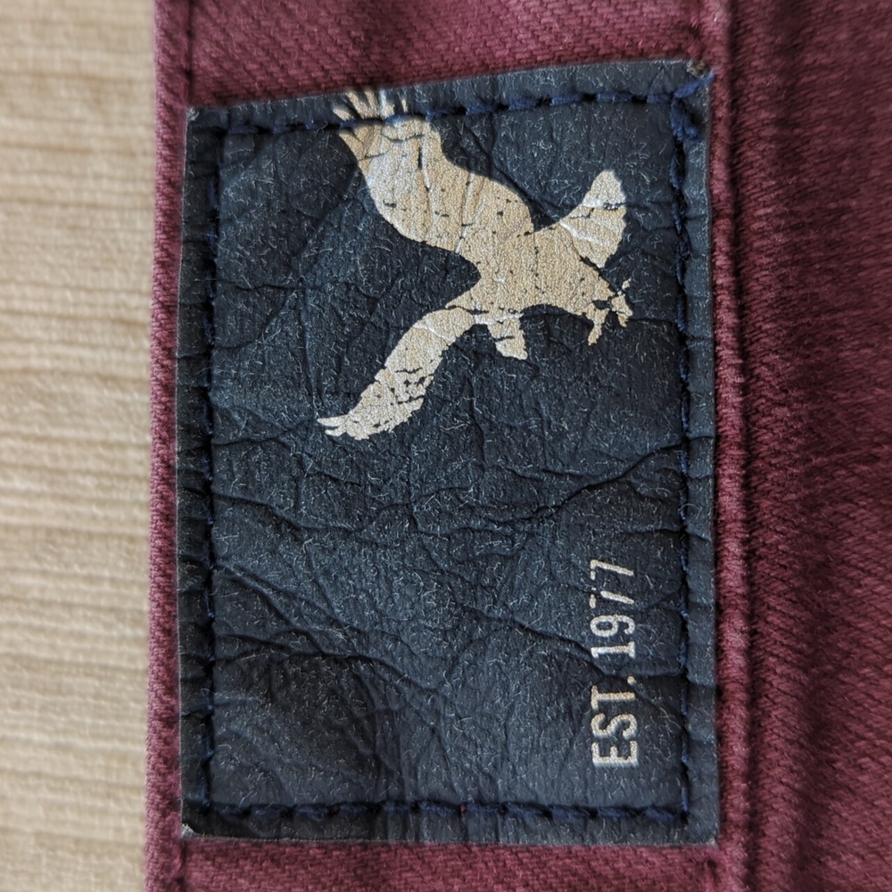 AEO Super Stretch Hi Rise Frayed Hem Shortie Cut Off Mom Shorts 00 Burgundy - Picture 8 of 13